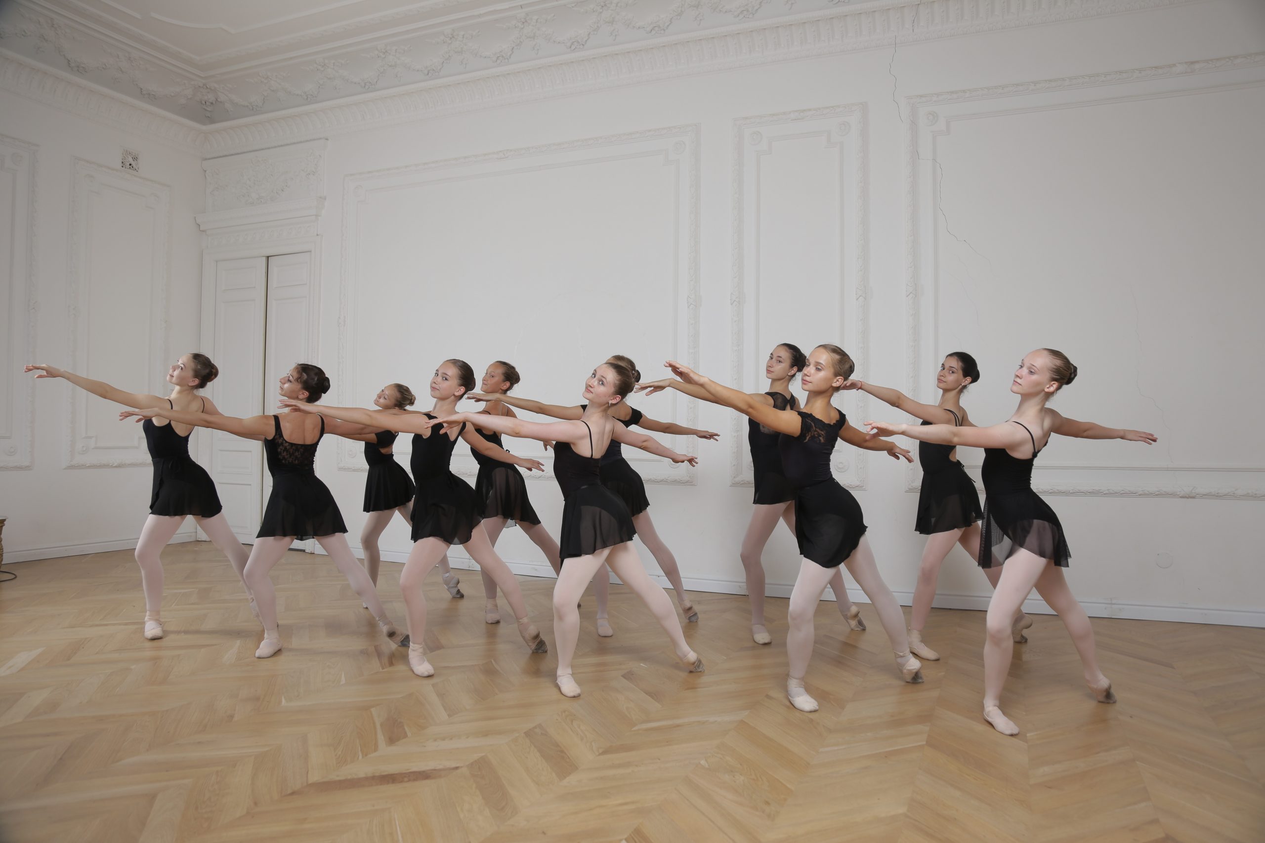 Урок классического танца | занятия балетом в СПБ